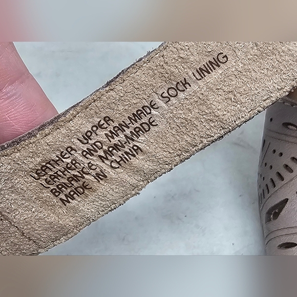 Earth Leather Two-Piece Heeled Sandals - Carson Westport New Khaki Size 7W - Picture 15 of 16